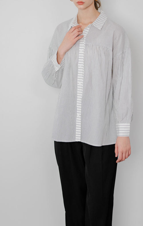 Cory Oversized Stripped White Shirt – Kemeja Wanita Lengan Panjang - 188338