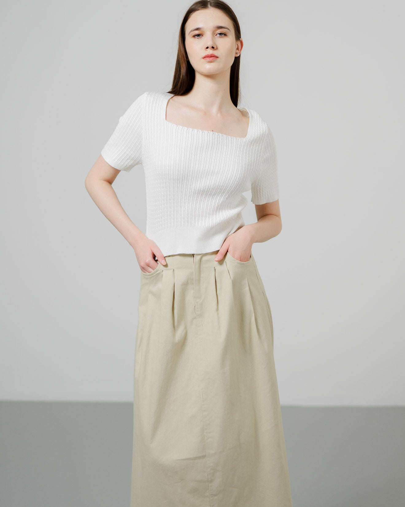 Beluna Square Knit White Top – Atasan Rajut Wanita - 189365