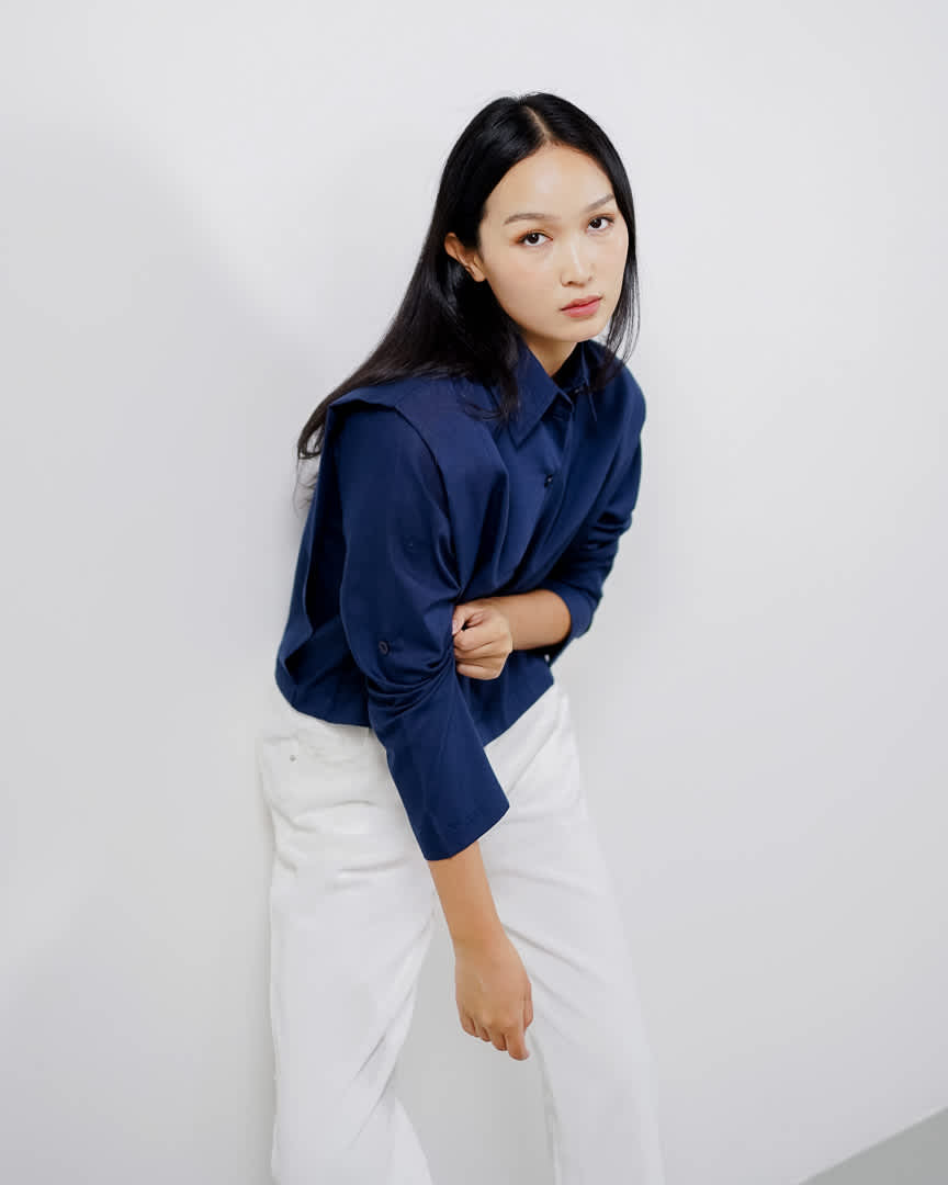 Riley Oversized Navy Shirt –  Kemeja Casual Wanita