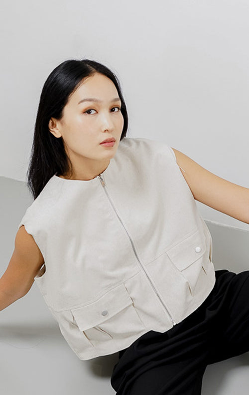 Callen Crop Zipper Ivory Top – Baju Atasan Casual Wanita