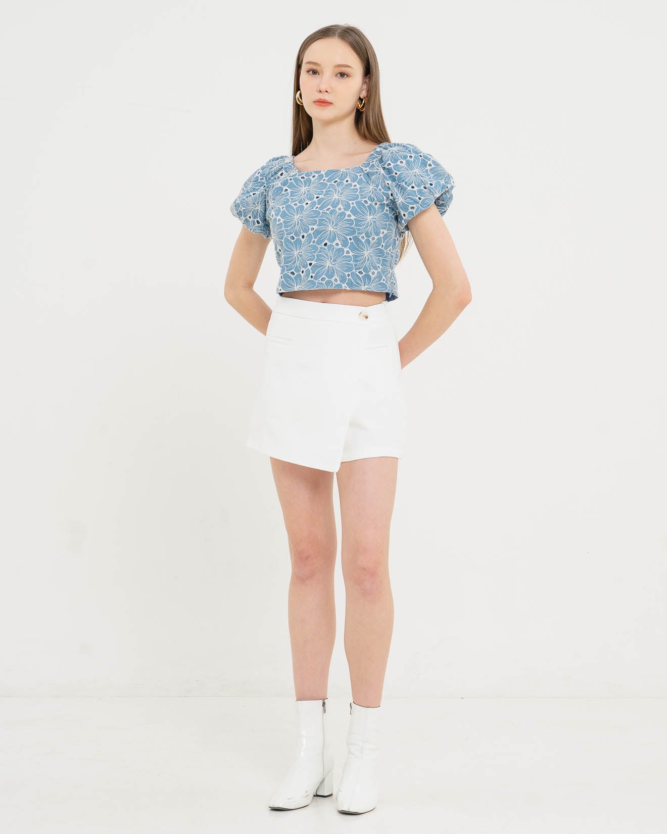 Ari Skort White