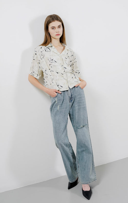 Arcela Printed Ivory Top – Baju Atasan Crop Casual Wanita