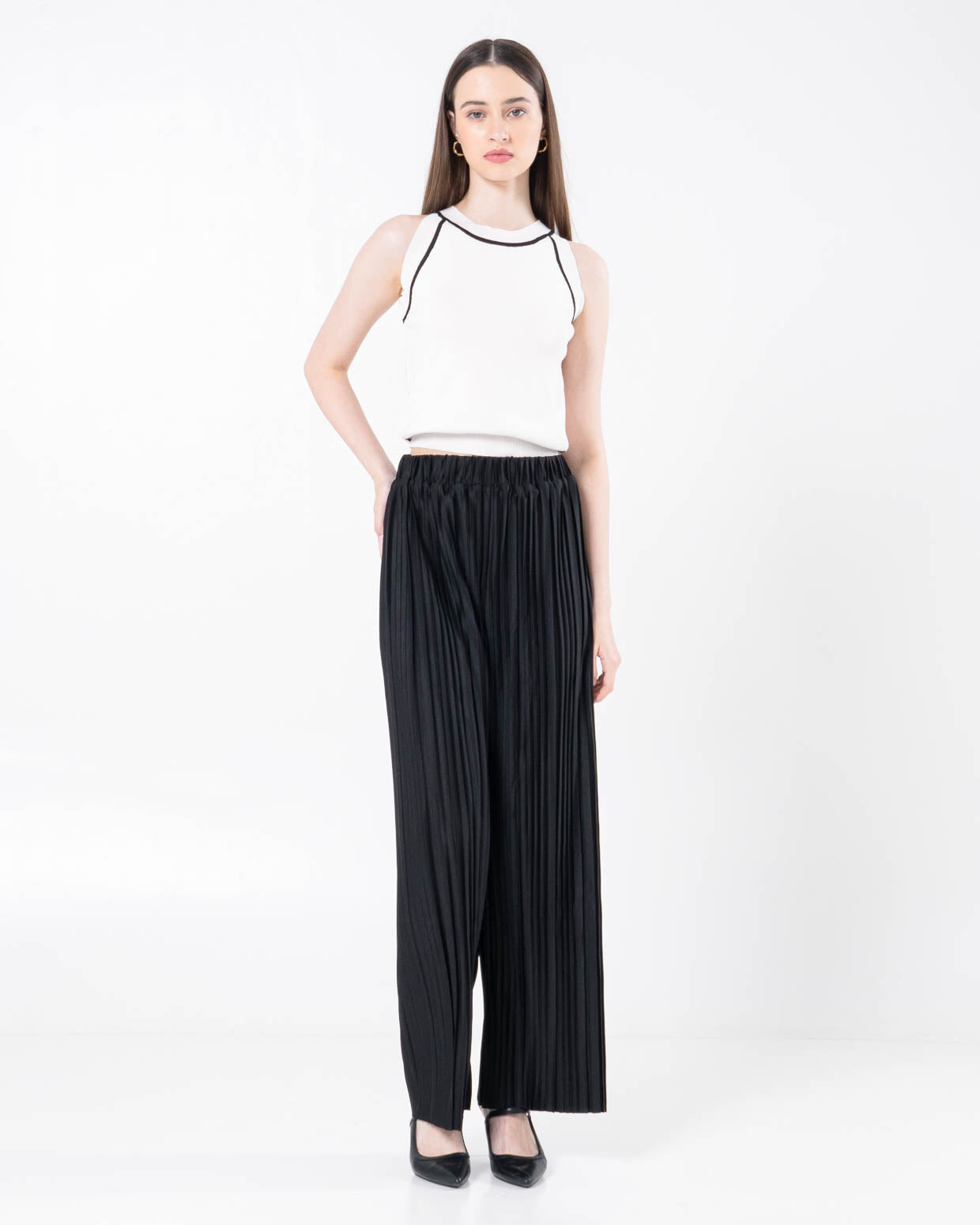 Peonies Pleats Wide Black Pants – Celana Panjang Casual Wanita - 289906  ( RESTOCK )