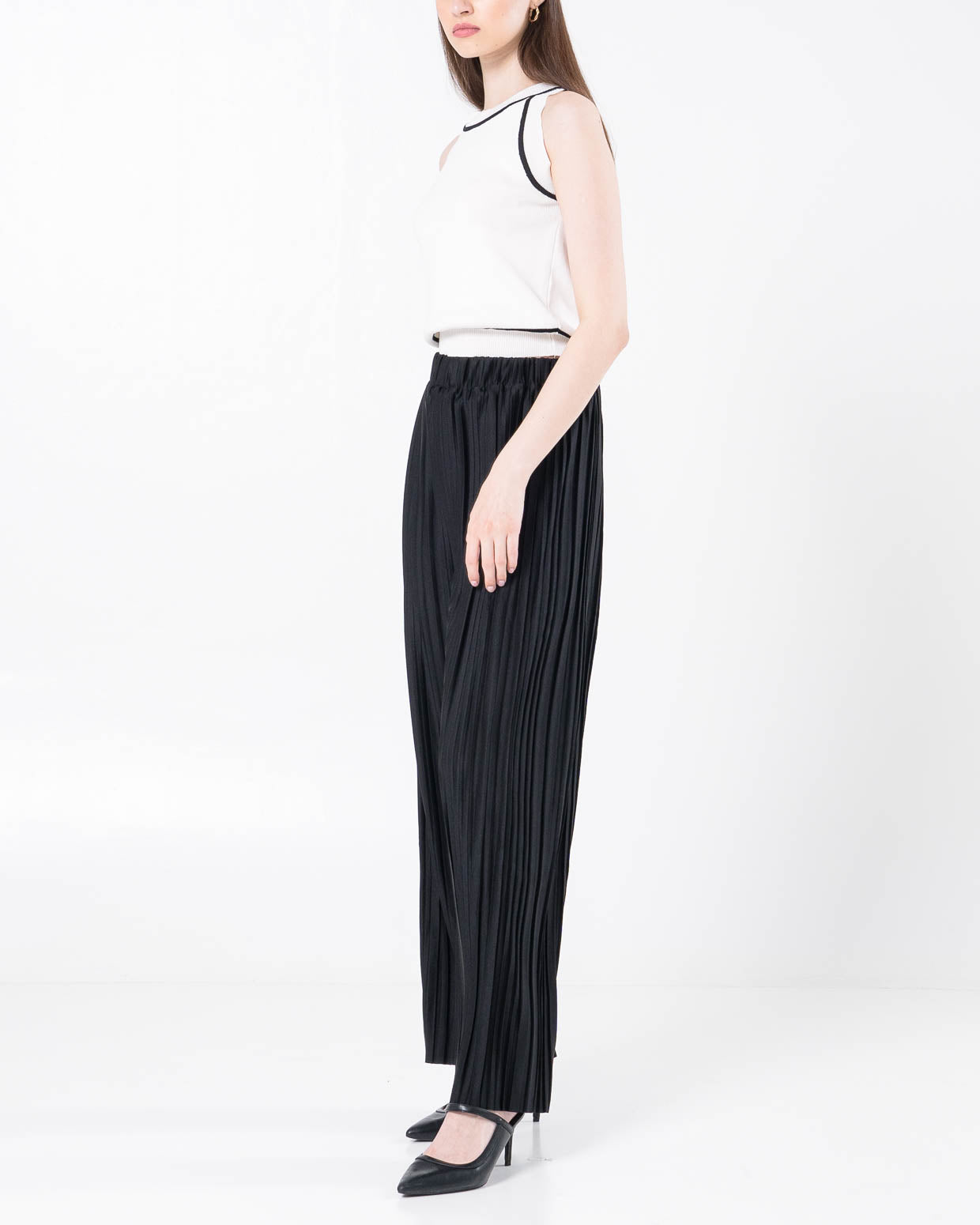 Peonies Pleats Wide Black Pants – Celana Panjang Casual Wanita - 289906  ( RESTOCK )