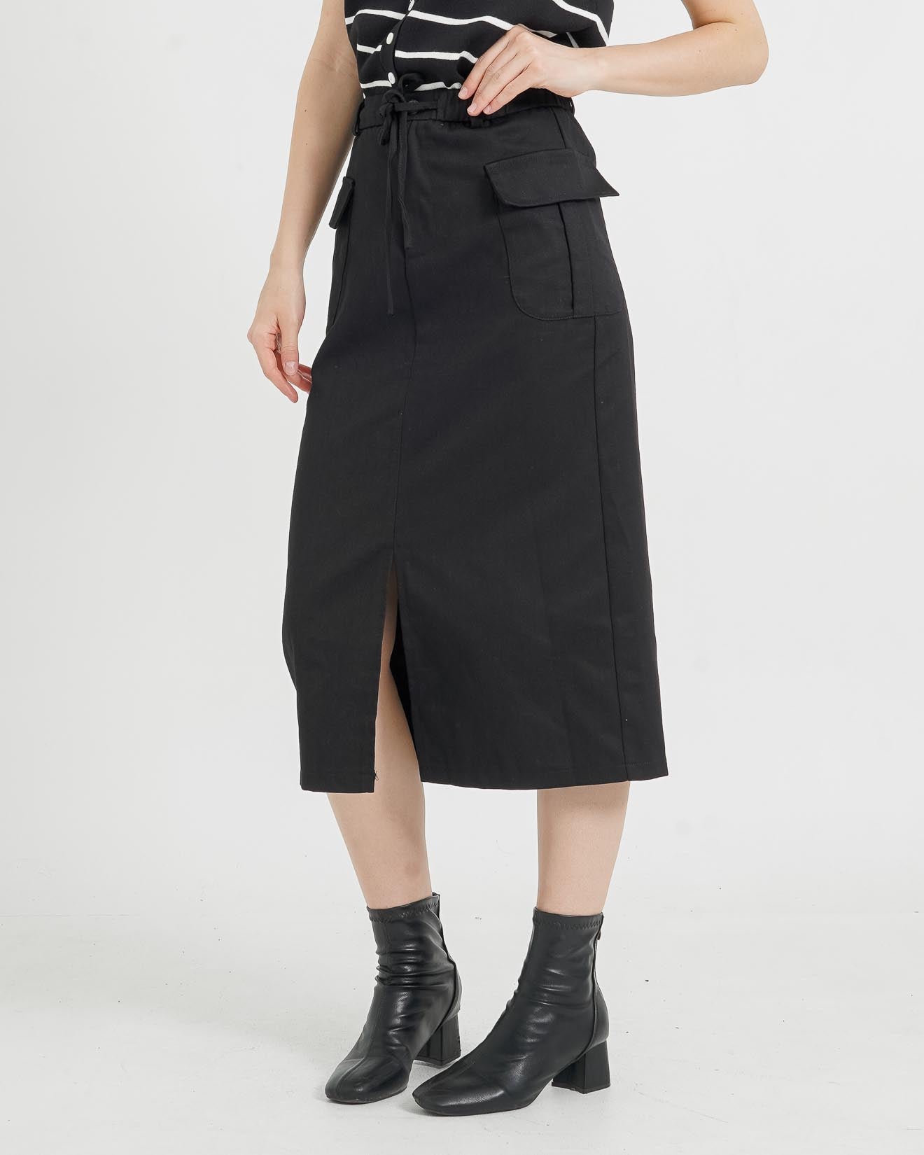 Lowi A- Line Cargo Black Skirt - Rok Wanita - 288933