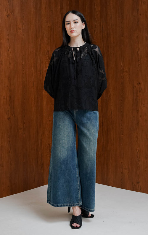 Pevita Top Black