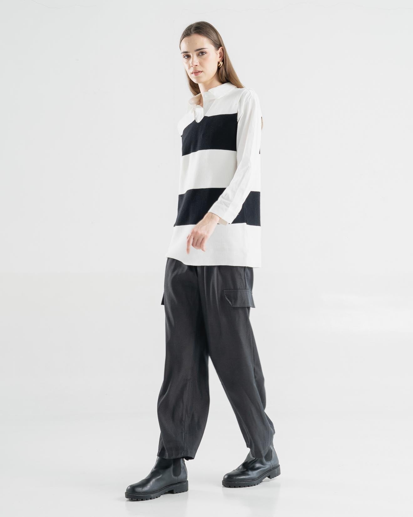 Avena Stripe Knit Black Vest – Atasan Rajut Wanita - 187329