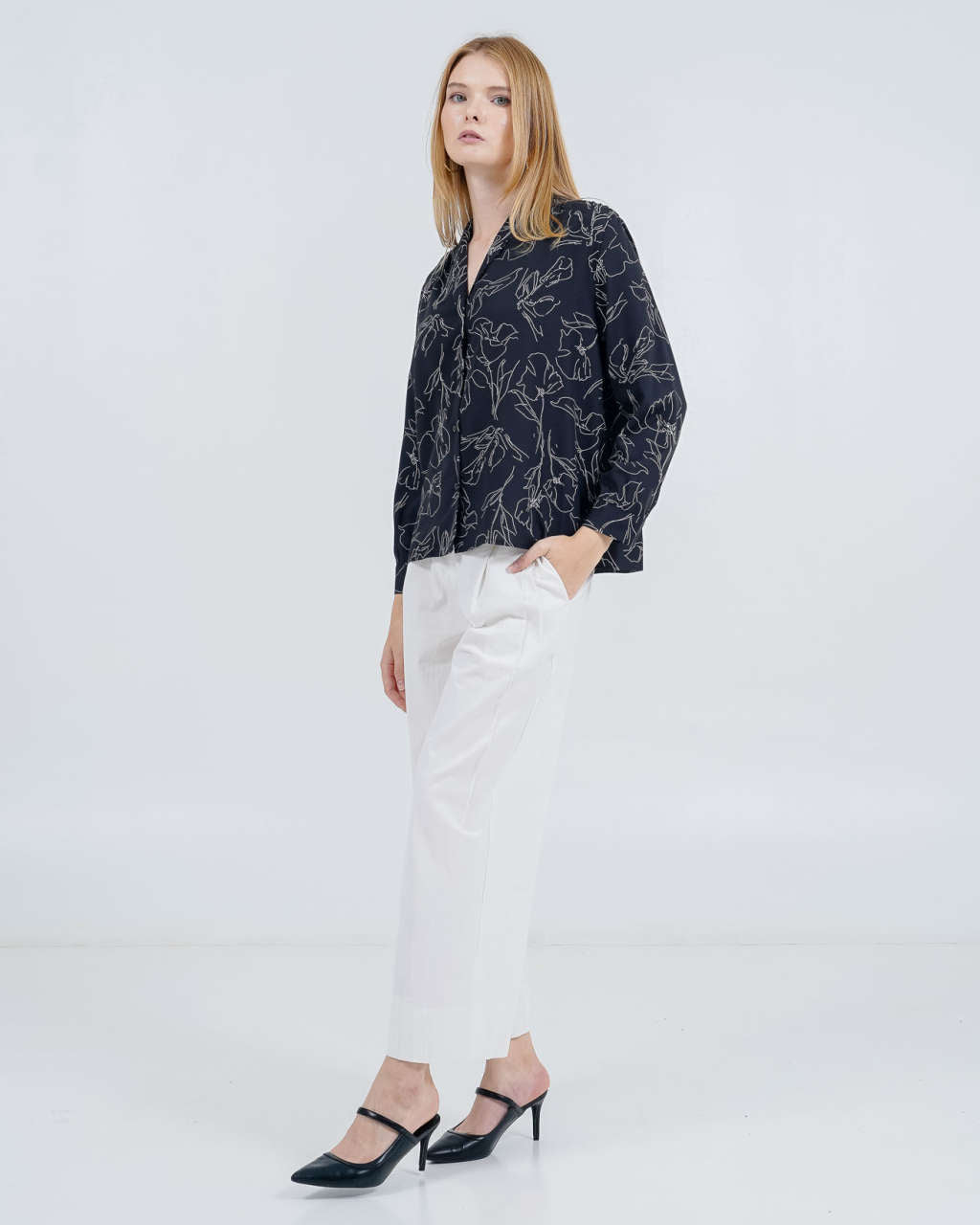 Tyana Pattern Black Blouse (RESTOCK) – Kemeja Casual Wanita Kekinian