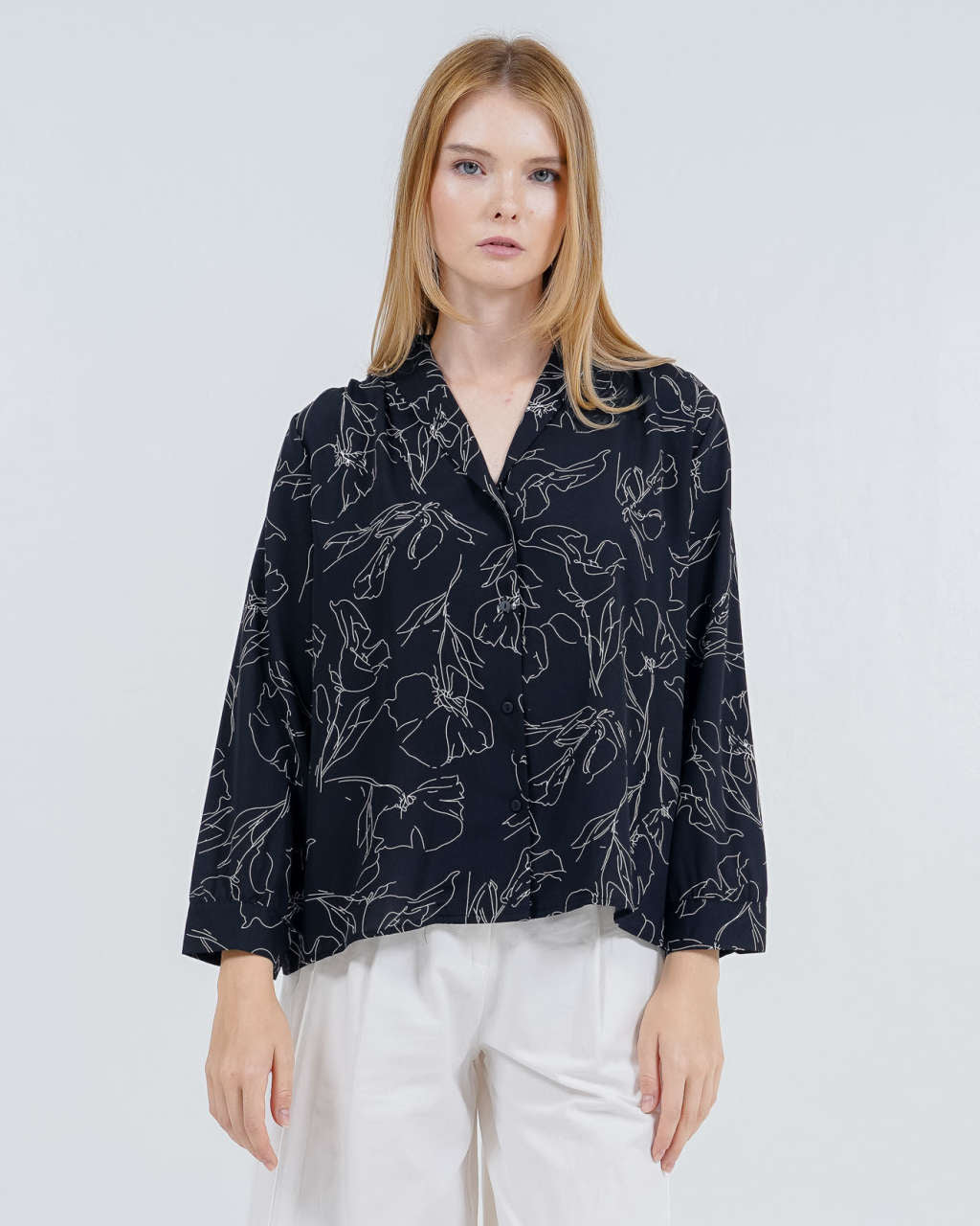 Tyana Pattern Black Blouse (RESTOCK) – Kemeja Casual Wanita Kekinian