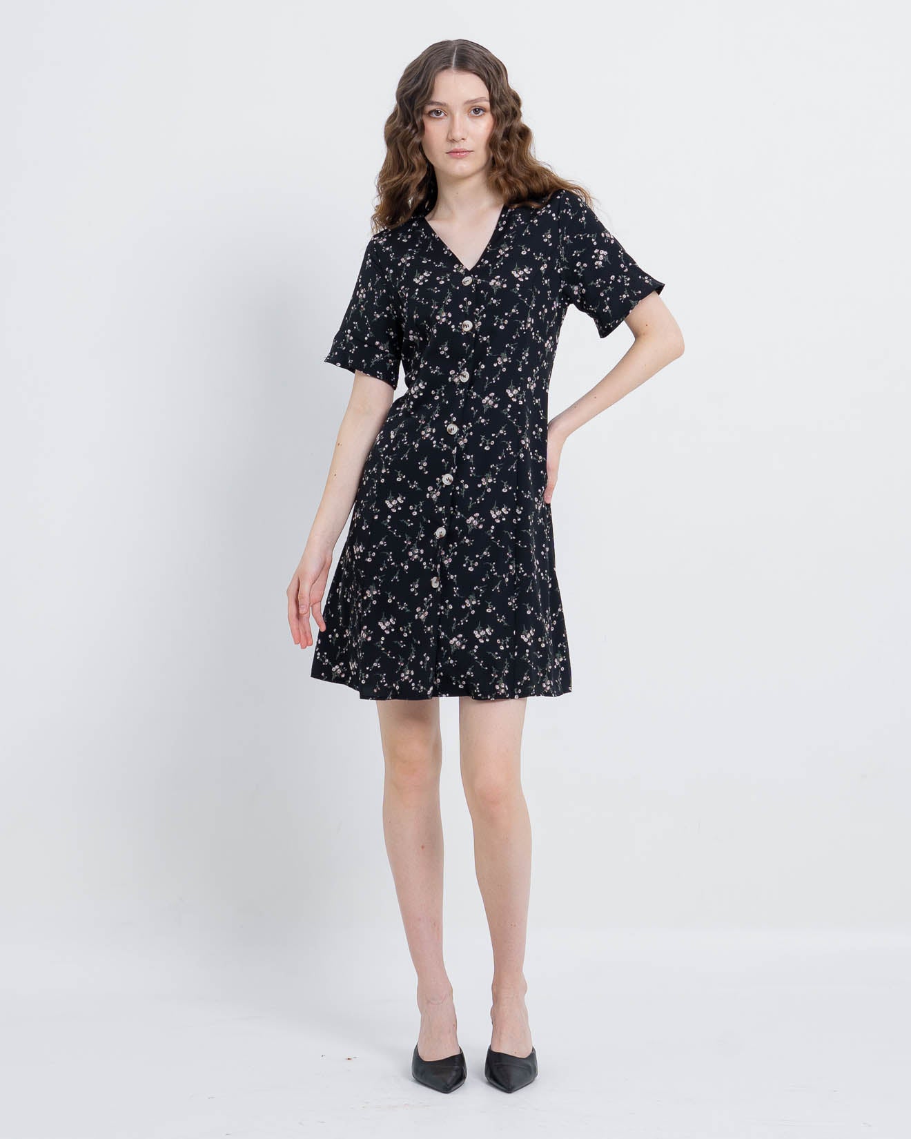 Violy V-Neck Printed Flower Black Dress – Gaun Midi - 788928