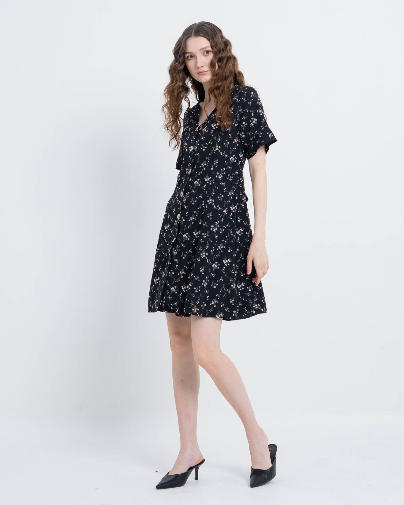 Violy V-Neck Printed Flower Black Dress – Gaun Midi - 788928