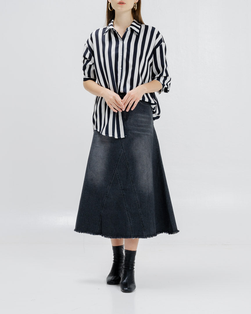 Jaclyn Oversized Striped Black Shirt – Kemeja Wanita Lengan Panjang - 189429