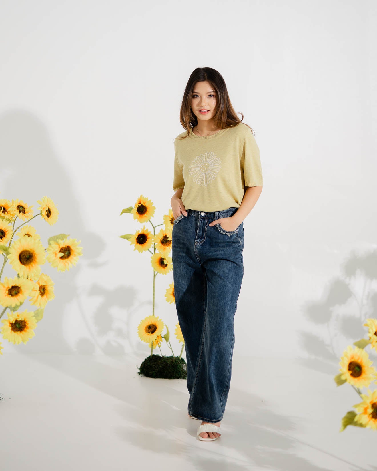 She Blooms- EA Chiara Sunflower Embroidery Knit Yellow Top - Atasan Wanita Korea - 189355