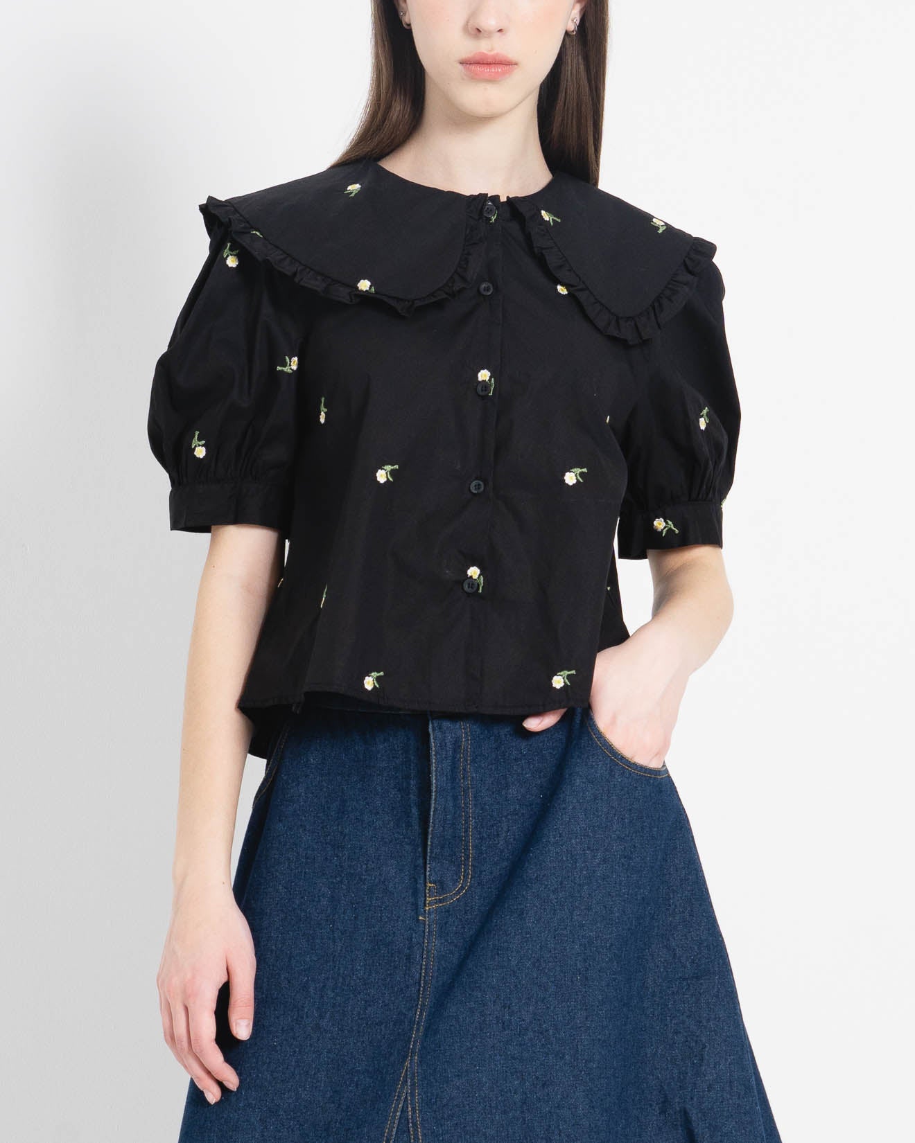 Orchid Peter Pan Collar Embroidery Black Top – Atasan Wanita Lengan Pendek - 188911