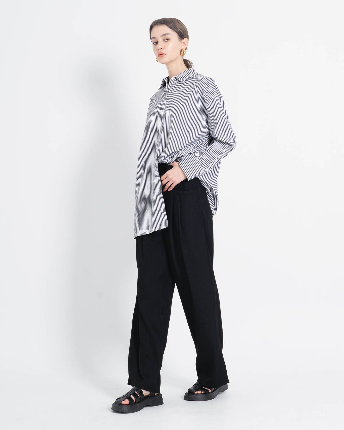 Rasha Oversized Stripped Black Shirt – Atasan Lengan Panjang Wanita - 188962