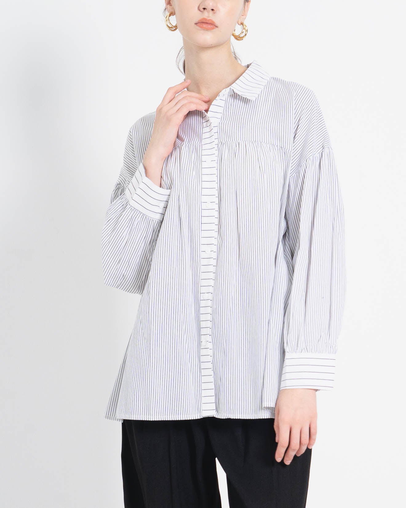 Cory Oversized Striped White Shirt – Kemeja Wanita Lengan Panjang - 188338