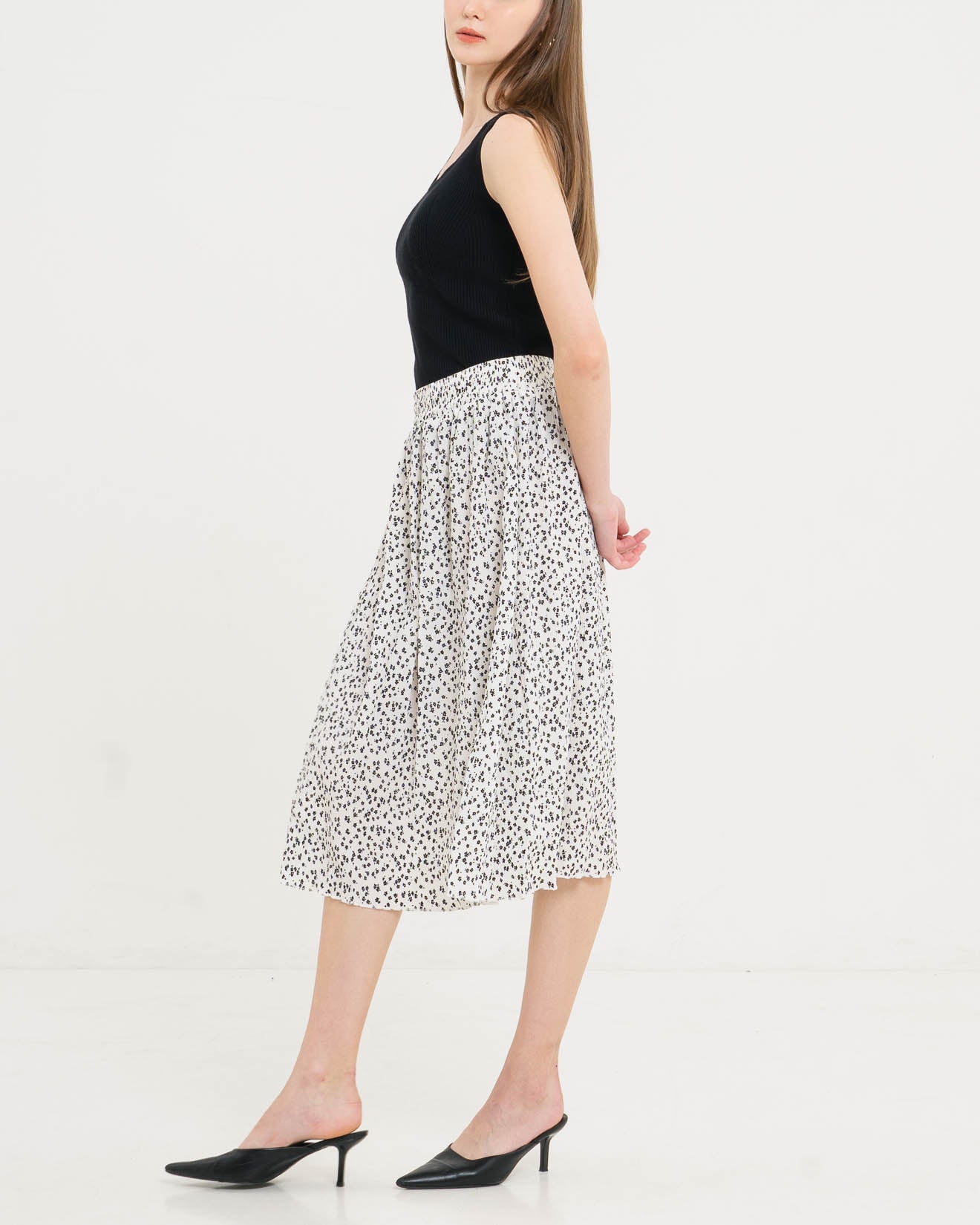 Minji Pattern Pleats A-Line White Skirt – Rok Wanita - 288406