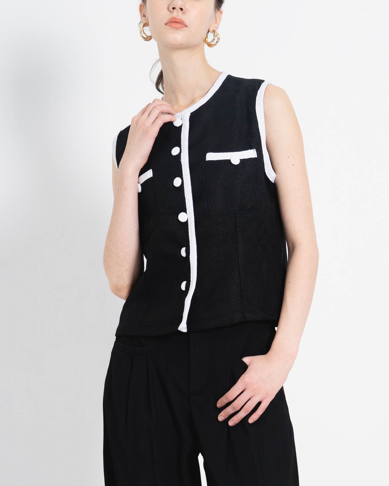 Keira Sleeveless Tweed Black Top – Atasan Rajut Casual Wanita - 188971