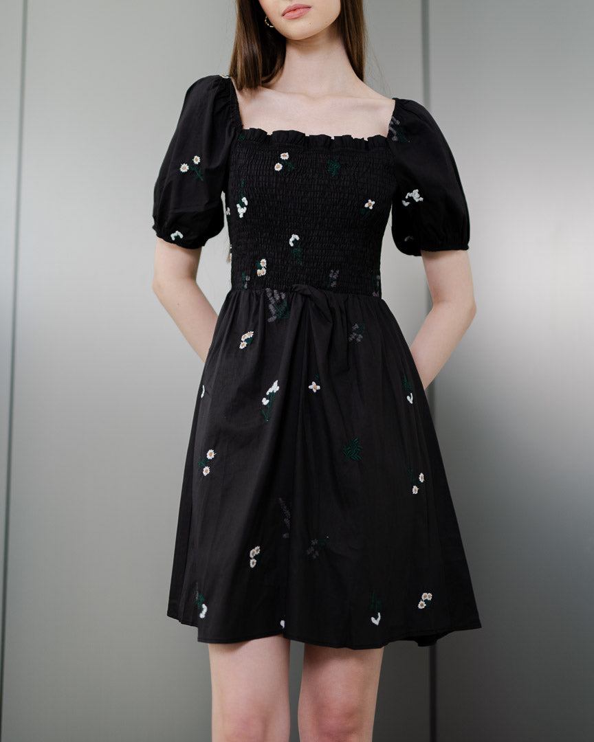 Clarissa Embroidery Puff Black Dress - Gaun Midi Wanita Korean - 789911