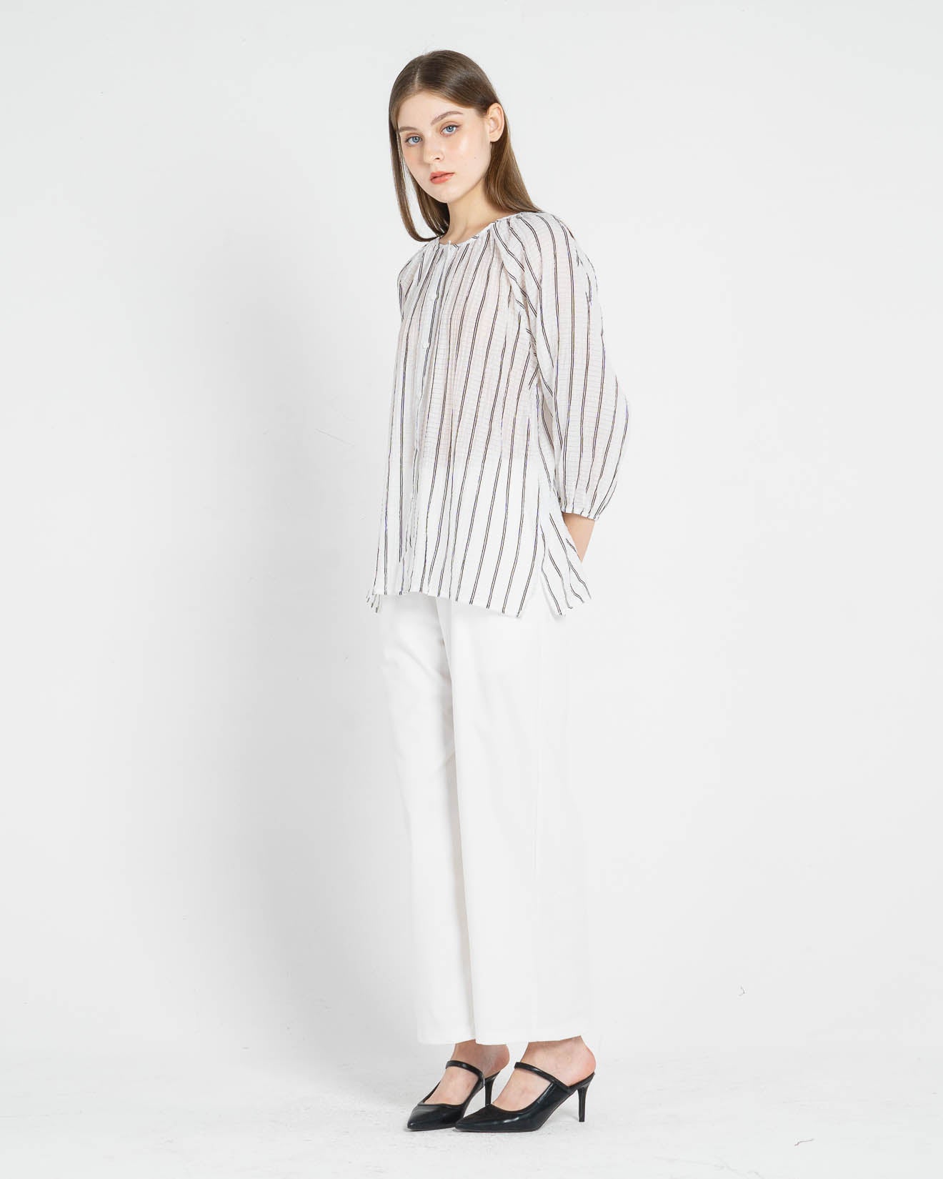 Vinna Stripped Textured White Blouse – Atasan Kemeja Casual Wanita - 188996