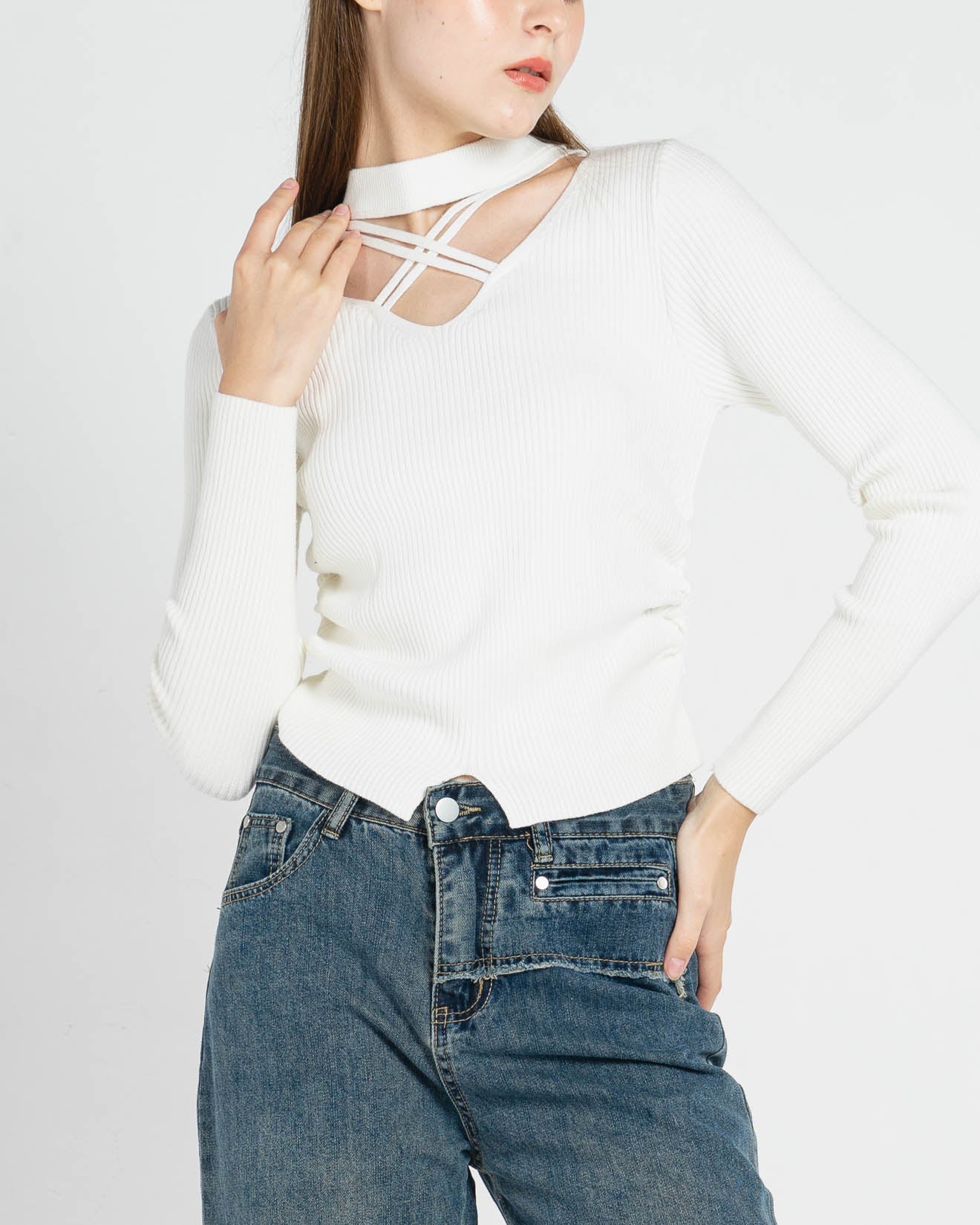 Kiana Cut-Out Knit White Top – Atasan Casual Wanita - 188506