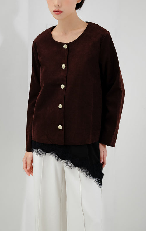 Jaket wanita warna cokelat tua (dark brown) Calandra Jacket berbahan katun twill berstruktur dengan potongan rapi untuk gaya casual dan office look.