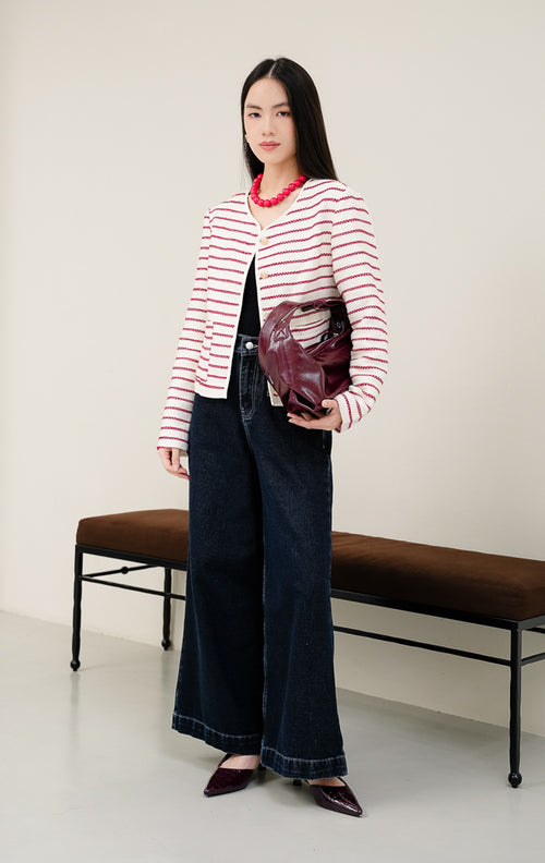 Blazer tweed wanita lengan panjang warna merah Caspian Outer dengan motif garis (stripe), kancing emas (gold buttons), dan saku depan. 