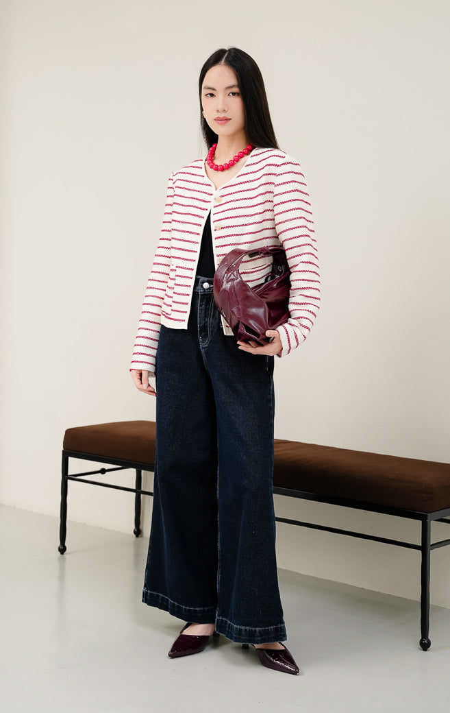 Blazer tweed wanita lengan panjang warna merah Caspian Outer dengan motif garis (stripe), kancing emas (gold buttons), dan saku depan. 