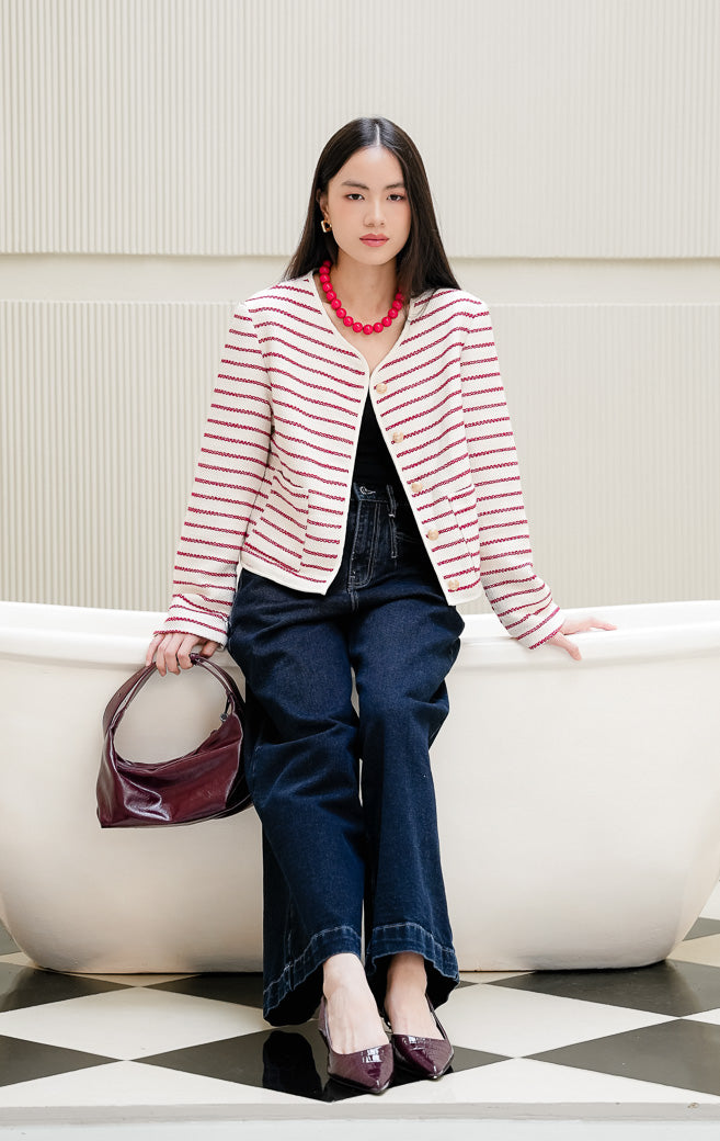 Blazer tweed wanita lengan panjang warna merah Caspian Outer dengan motif garis (stripe), kancing emas (gold buttons), dan saku depan. 