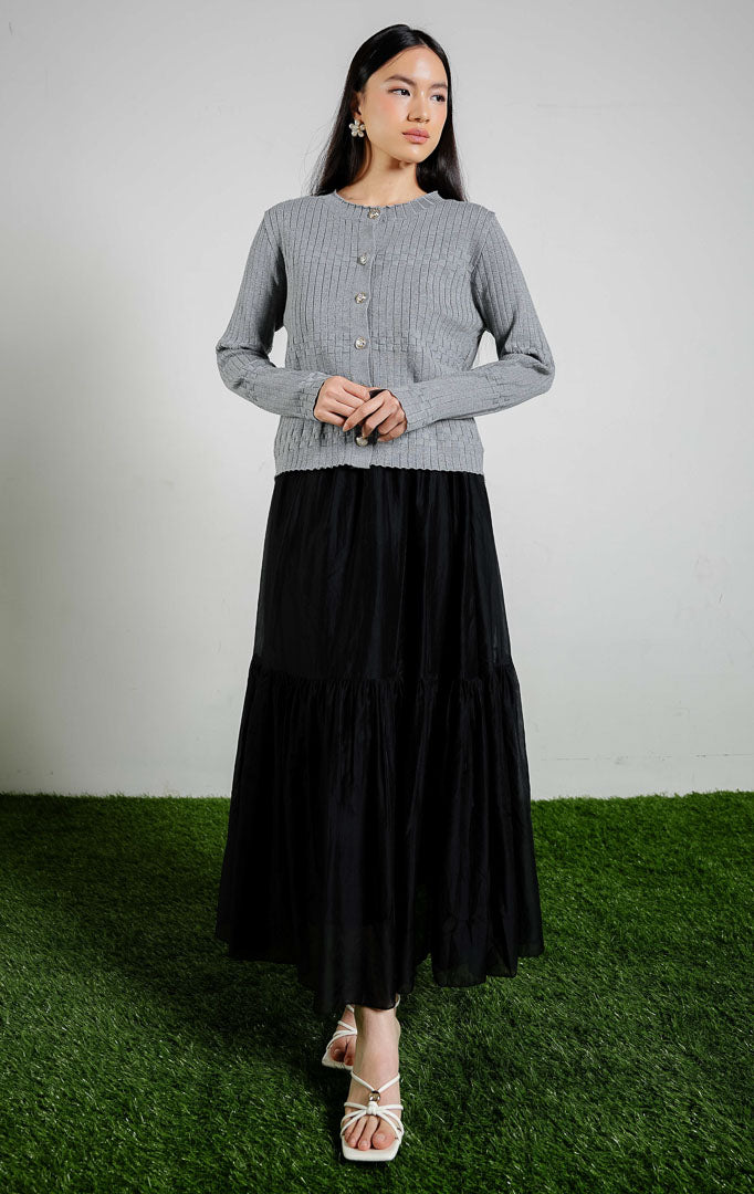 Zora Checker Textured Knit Cardigan warna grey, baju kardigan rajut lengan panjang wanita warna abu-abu dengan kancing emas dari This Is April. 