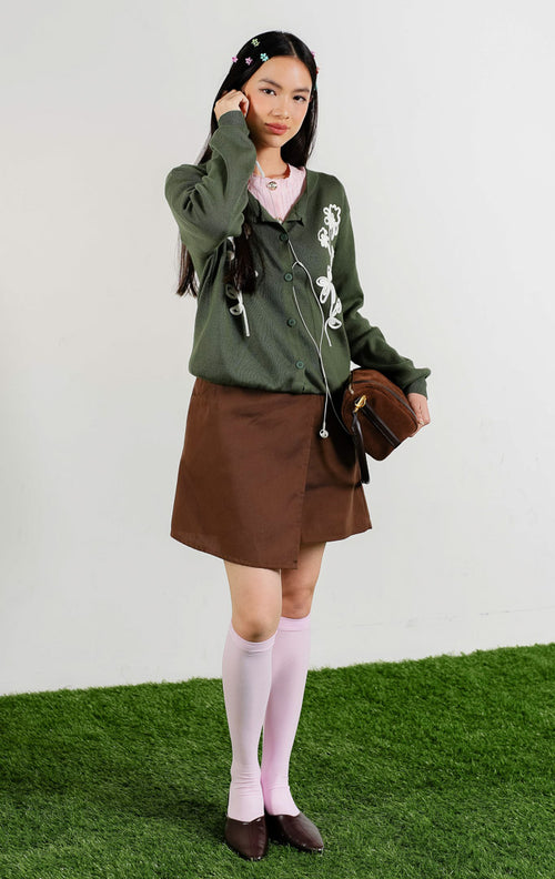 Cecilia Soutache Floral Knit Cardigan warna dark green, baju kardigan rajut lengan panjang wanita warna hijau tua dengan bordir bunga putih dari This Is April. 