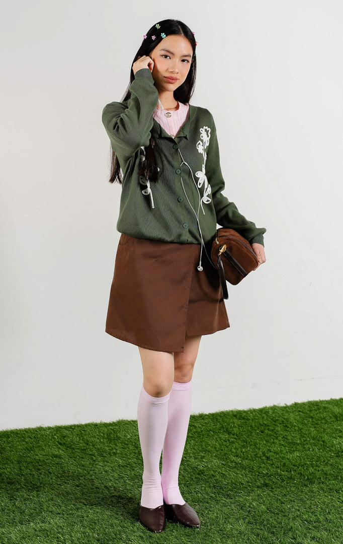 Cecilia Soutache Floral Knit Cardigan warna dark green, baju kardigan rajut lengan panjang wanita warna hijau tua dengan bordir bunga putih dari This Is April. 