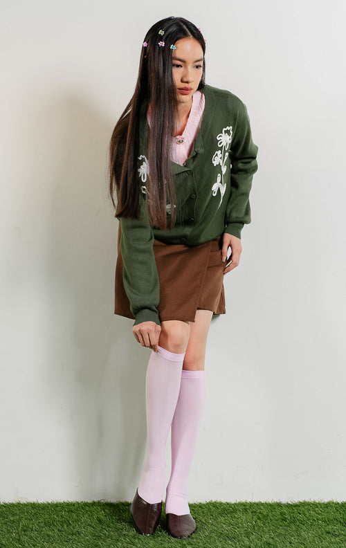 Cecilia Soutache Floral Knit Cardigan warna dark green, baju kardigan rajut lengan panjang wanita warna hijau tua dengan bordir bunga putih dari This Is April. 