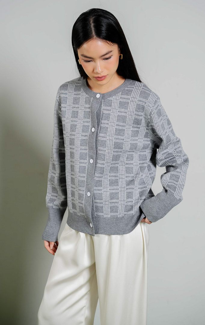 Sonny Windowpane Plaid Knit Cardigan warna grey, baju kardigan rajut lengan panjang wanita motif kotak-kotak minimalis warna abu-abu dari This Is April. 