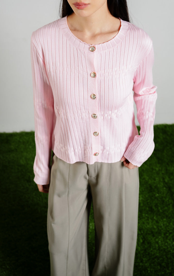 Zora Checker Textured Knit Cardigan warna pink, baju kardigan rajut lengan panjang wanita warna merah muda pastel dengan kancing emas dari This Is April. 
