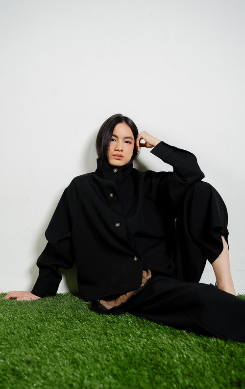 Blanca Funnel Neck Button Outer warna black, baju luaran jaket lengan panjang wanita model kerah tinggi warna hitam dari This Is April. 