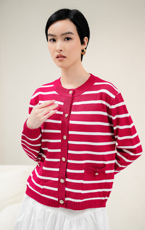 Cardigan rajut wanita lengan panjang warna merah motif garis (striped) Redford Top dengan kancing emas (gold buttons), kerah bulat (round-neck), dan saku depan. 