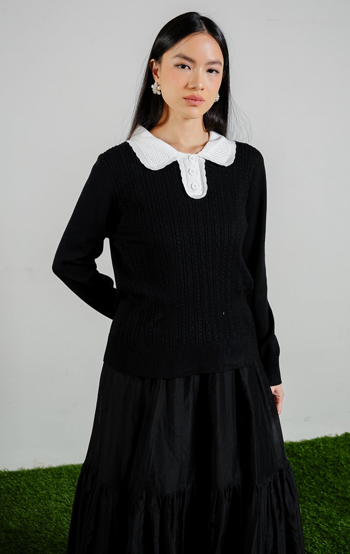 Gaelia Peter-Pan Collar Cable Knit Sweater warna black, baju sweter rajut lengan panjang wanita warna hitam dengan kerah Peter Pan rajut warna putih dari This Is April. 