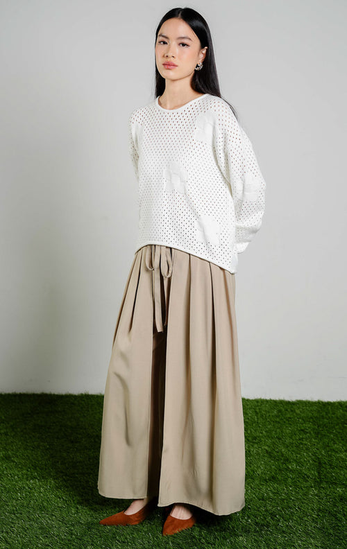 August Perforated Pointelle Flower Knit Sweater warna white, baju sweter rajut lengan panjang wanita warna putih dengan motif rajutan bunga berlubang halus dari This Is April. 