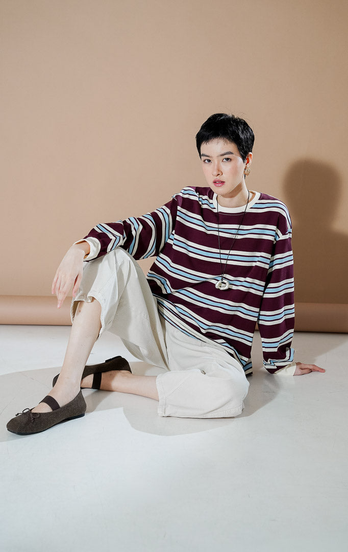 Yebin Sweater Maroon dari This Is April, sweater oversized wanita motif garis maroon, biru muda, dan putih dengan material katun.