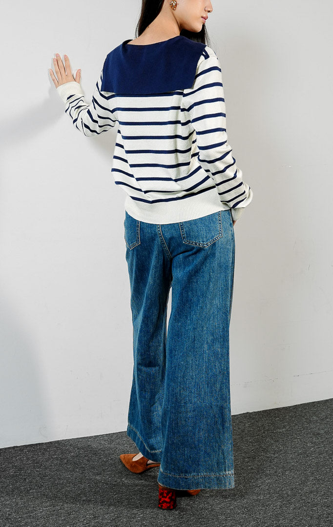 Atasan wanita model outerwear cardigan rajut lengan panjang motif garis warna ivory dengan detail kerah gaya pelaut (ivory striped sailor collar cardigan) Leone Cardigan untuk gaya kasual yang rapi dan menawan.